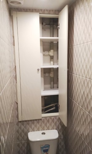 Распашные дверцы для сантехнических труб в туалет